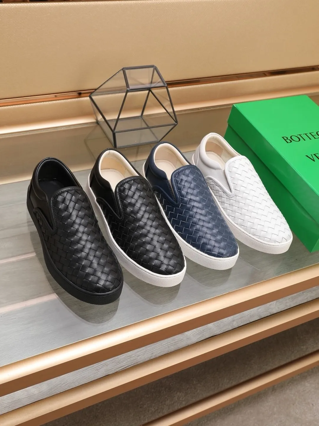 Men's men's shoes💰Men's shoes💰480💰🔥[BV] series of top purchasing agents🔍Imported first-layer cowhide woven surface, cowhide foot pads lining environmentally friendly ♻️Does not fade, 💪Sole: Rubber combination original factory special outsole ⚠Original and single goods 🔍🔍You can come in and out at will, welcome to compare ⚠Number of sizes: 38-44